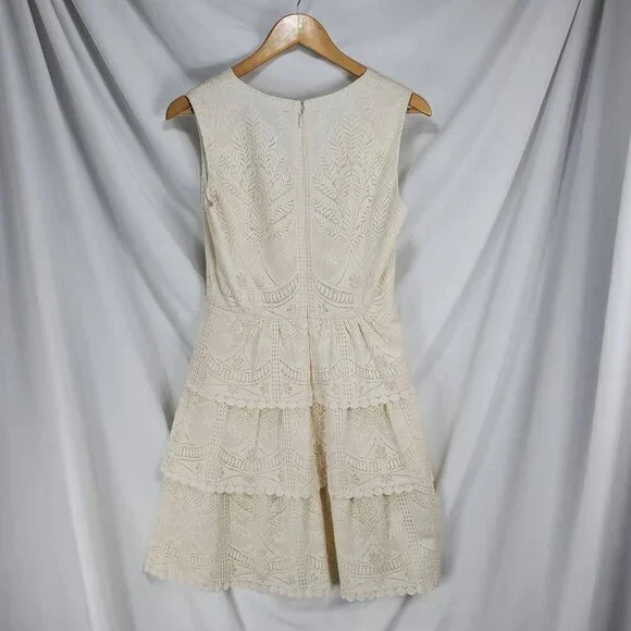 BCBGMAXAZRIA Women's Beige Mini Dress Scarlett Tiered Eyelet Size 06 (C-7) - Picture 4 of 15